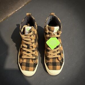 Cariuma OCA High Sneakers - Black and Brown Checkered